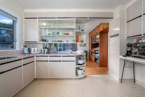 Photo of property in 2 Rondane Place, Tirohanga, Lower Hutt, 5010