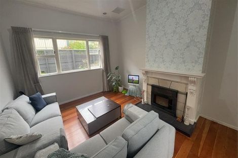 Photo of property in 42 Miromiro Road, Normandale, Lower Hutt, 5010