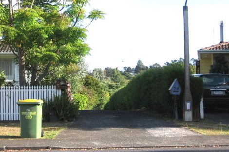 Photo of property in 58a Lantana Road, Green Bay, Auckland, 0604