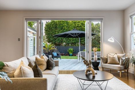 Photo of property in 16 Calliope Road, Devonport, Auckland, 0624