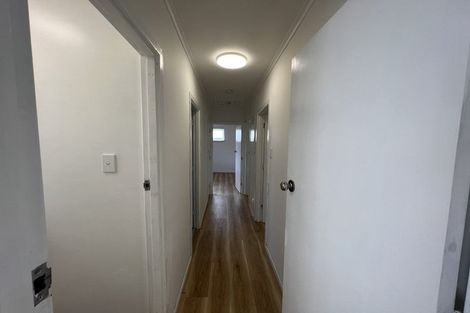 Photo of property in 11 Autumn Avenue, Glen Eden, Auckland, 0602