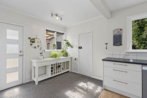 Photo of property in 215 Breezes Road, Aranui, Christchurch, 8061