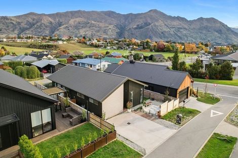 Photo of property in 17 Tuke Lane, Wanaka, 9305
