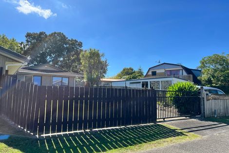 Photo of property in 3 Pinehurst Place, Wattle Downs, Auckland, 2103