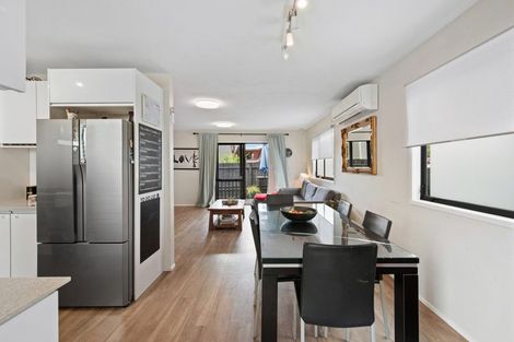 Photo of property in 3a Vela Place, Clarks Beach, 2122