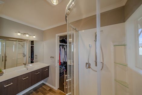 Photo of property in 18 Belgrove Place, Waipukurau, 4200