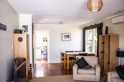 Photo of property in 1/22 Coroglen Avenue, Birkenhead, Auckland, 0626