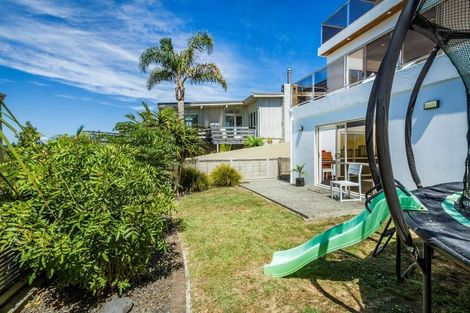 Photo of property in 1/25 Churchill Road, Murrays Bay, Auckland, 0630