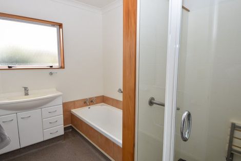 Photo of property in 72 Pembroke Street, Carterton, 5713