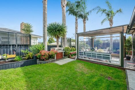 Photo of property in 2/26 James Street, Bayview, Auckland, 0629