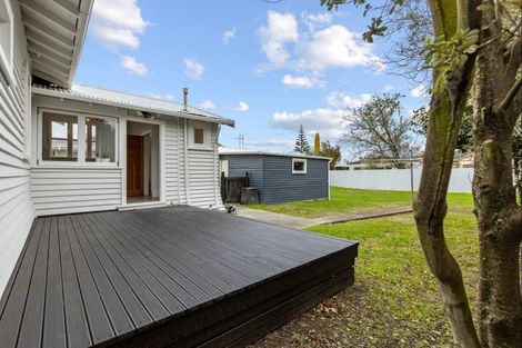 Photo of property in 36 Kingswood Street, Takaro, Palmerston North, 4412