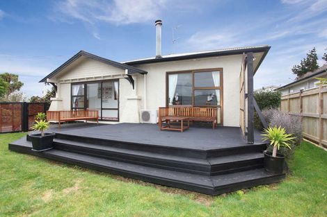 Photo of property in 421 Mangorei Road, Highlands Park, New Plymouth, 4312