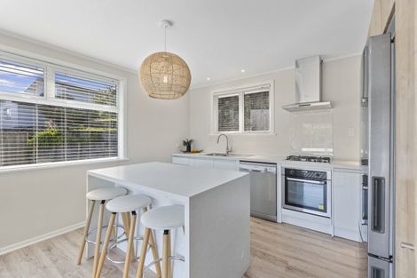 Photo of property in 5 Heaphy Street, Westown, New Plymouth, 4310