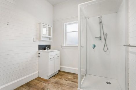 Photo of property in 2/24 North Avon Road, Richmond, Christchurch, 8013