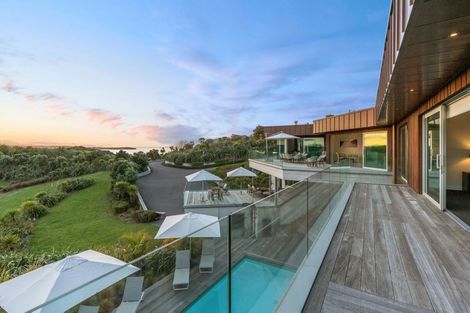 Photo of property in 52 Delamore Drive, Oneroa, Waiheke Island, 1081