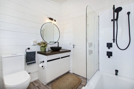 Photo of property in 4 Skelton Crescent, Paparoa, 0571