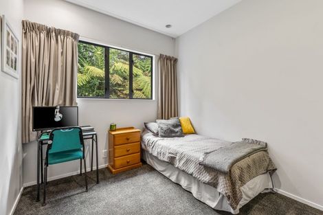 Photo of property in 3a Cron Avenue, Te Atatu South, Auckland, 0610