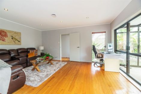 Photo of property in 1/80 Bond Crescent, Forrest Hill, Auckland, 0620
