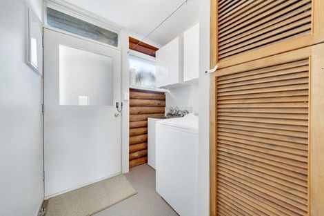 Photo of property in 2 Karaka Road, Kawakawa Bay, Papakura, 2585