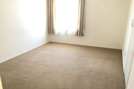 Photo of property in 5 Paton Avenue, Te Atatu South, Auckland, 0610