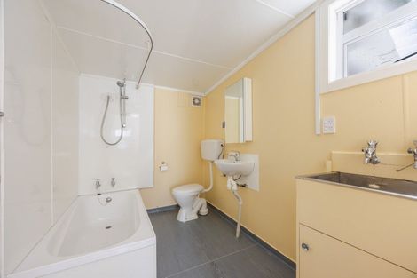 Photo of property in 27 Milton Road, Bluff Hill, Napier, 4110