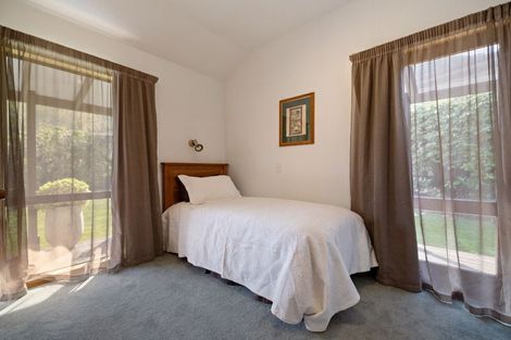 Photo of property in 9 Greenstone Place, Fernhill, Queenstown, 9300