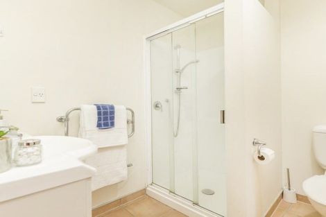 Photo of property in Atrium Towers, 7j/154 The Terrace, Wellington Central, Wellington, 6011