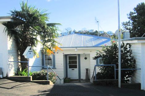 Photo of property in 8 Hadfield Terrace, Bluff Hill, Napier, 4110