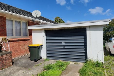Photo of property in 2/1 Exmouth Road, Northcote, Auckland, 0627