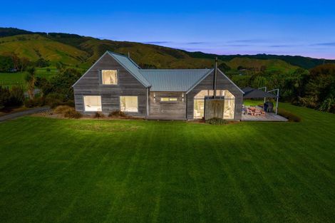 Photo of property in 48 Mountain View Drive, Manakau, Otaki, 5583