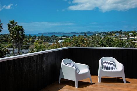 Photo of property in 6 Fairway Avenue, Red Beach, 0932