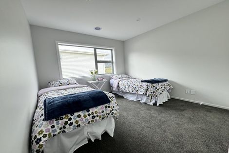 Photo of property in 9 Pine Hill Rise, Glenside, Wellington, 6037