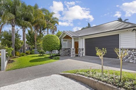 Photo of property in 2 Merlot Place, Rototuna, Hamilton, 3210