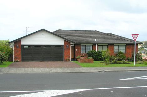 Photo of property in 77 Garton Drive, Massey, Auckland, 0614