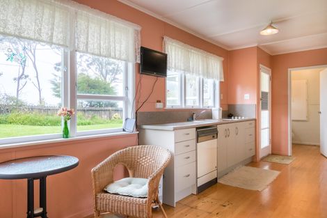 Photo of property in 58 Sunnyvale Road, Massey, Auckland, 0614