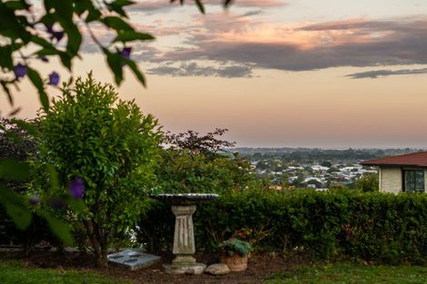 Photo of property in 76a Churchill Drive, Taradale, Napier, 4112