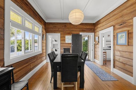 Photo of property in 22 Wallis Street, Raglan, 3225