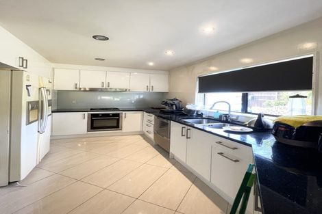 Photo of property in 2 Centorian Drive, Windsor Park, Auckland, 0632