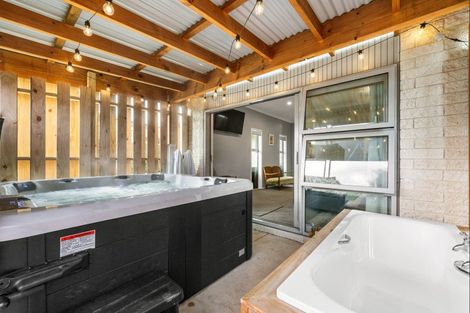 Photo of property in 123 Dittmer Drive, West End, Palmerston North, 4412