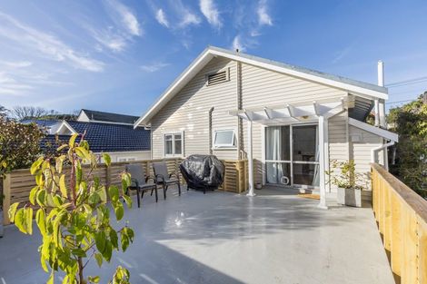 Photo of property in 8 Friend Street, Karori, Wellington, 6012