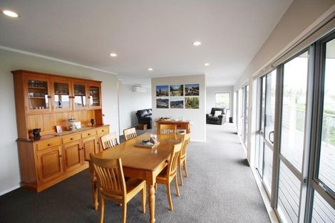 Photo of property in 16 Moray Place, Whiritoa, Whangamata, 3691