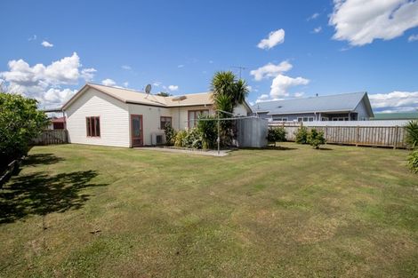 Photo of property in 50 Darlington Street, Ngatea, 3503