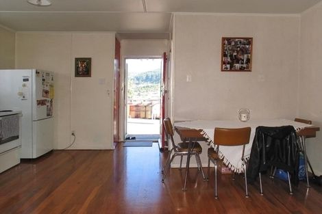 Photo of property in 10 Roberts Street, Tawa, Wellington, 5028