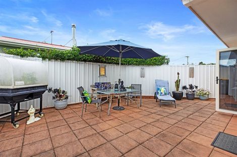 Photo of property in 496b Devonport Road, Tauranga South, Tauranga, 3112