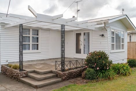 Photo of property in 6 Taylor Street, Carterton, 5713