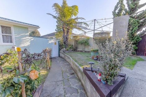 Photo of property in 2 Kuaka Place, Castlecliff, Whanganui, 4501