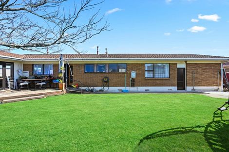 Photo of property in 8 Sandalwood Drive, Dinsdale, Hamilton, 3204