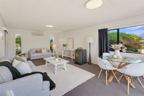 Photo of property in 1 Quinton Place, Bishopdale, Christchurch, 8053