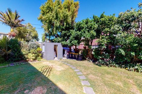 Photo of property in Hamilton Flats, 7/9 Hawker Street, Mount Victoria, Wellington, 6011