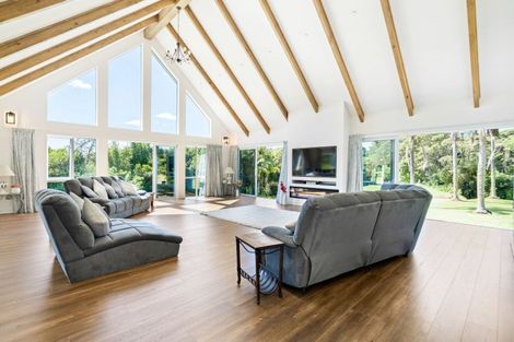 Photo of property in 105 Grassmere Road, Henderson Valley, Auckland, 0612